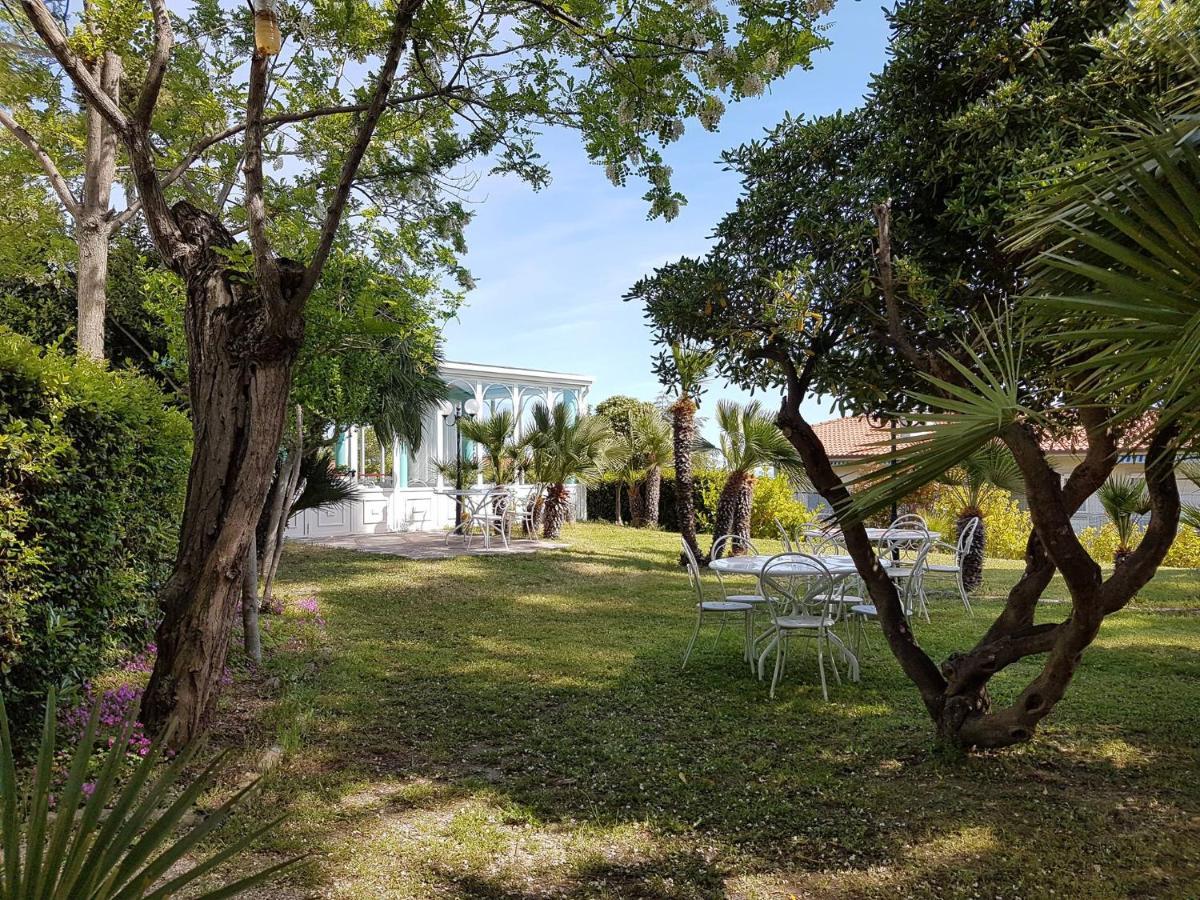 Villa Arlini Pineto Kültér fotó
